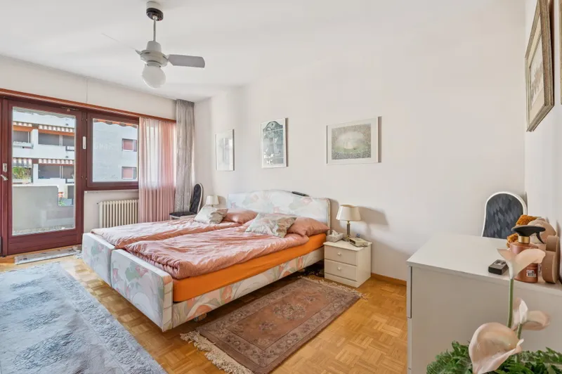 CENTRAL LIVING WITH VIEWS OF MONTE BRÈ - Photo 5