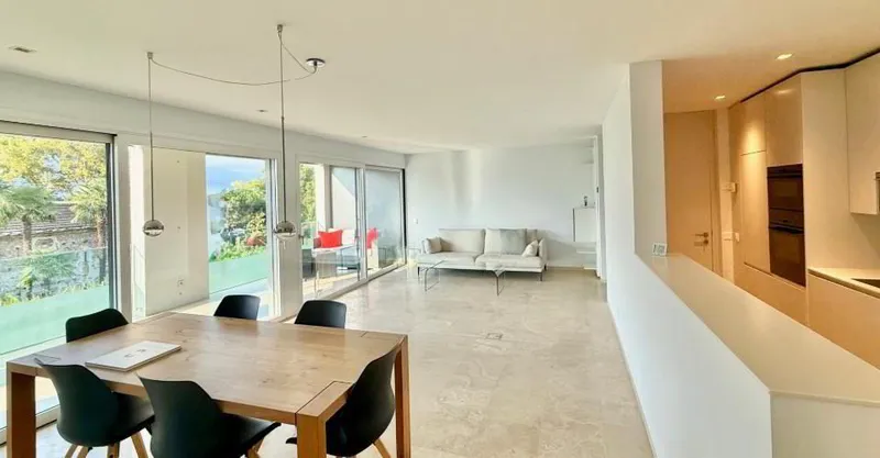 3776 LUXURIÖSE WOHNUNG MIT TEILWEISEM SEEBLICK – ZWEITWOHNUNG - Photo 2