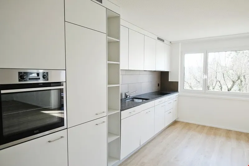Sonnige, grosszügige und totalsanierte Wohnung - Photo 5