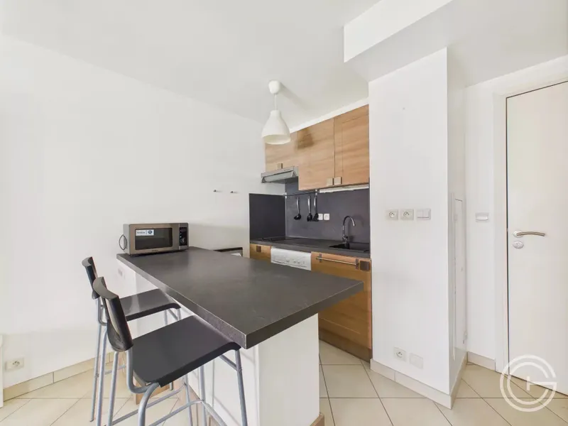 LOCATION MEUBLE - 31 RUE DE LA FONTAINE - NICE RIQUIER - Photo 4