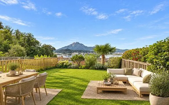 Logenplatz über dem Vierwaldstättersee, elegantes Reihenhaus-Juwel ... - Photo 2