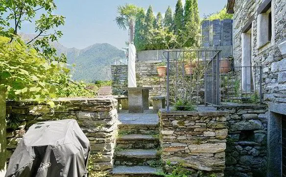 wunderschönes 3 1/2-Zimmer-Rustico mit Granitsteinsitzplatz im Dorf... - Photo 2