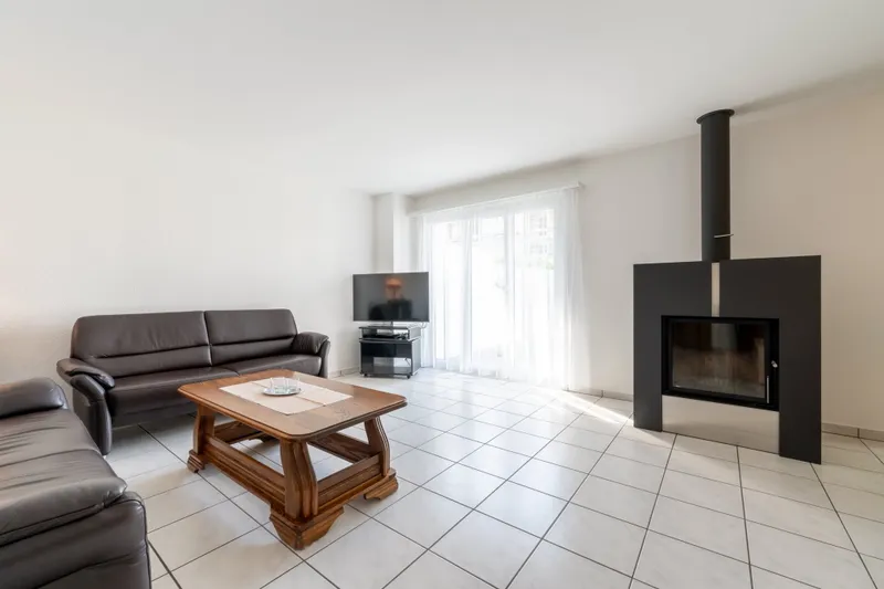 Gepflegtes Zuhause mit Wintergarten, Balkon und Cheminée - Photo 5