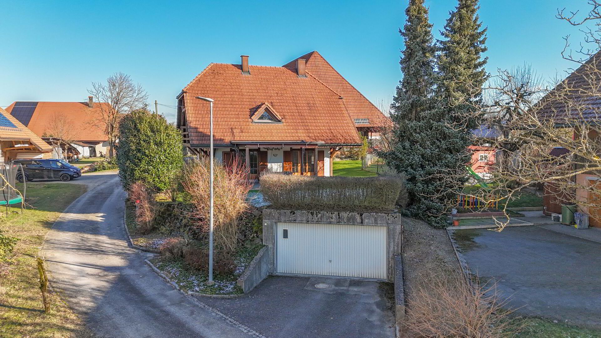 Ihr neues Zuhause: Lichtdurchflutetes 5.5-Zimmer-Einfamilienhaus mit grosser Terrasse