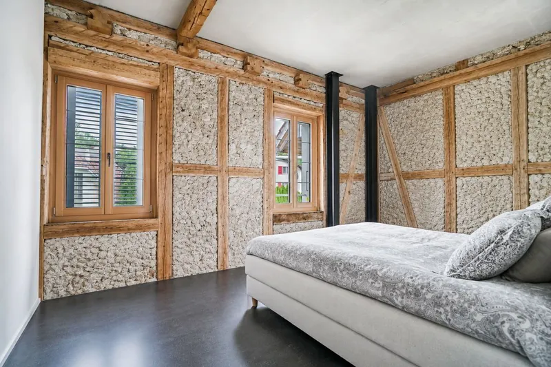 Historisches Bijou mit modernem Ausbaustandard – 2.5-Zimmer-Wohnung mit Balkon - Photo 4