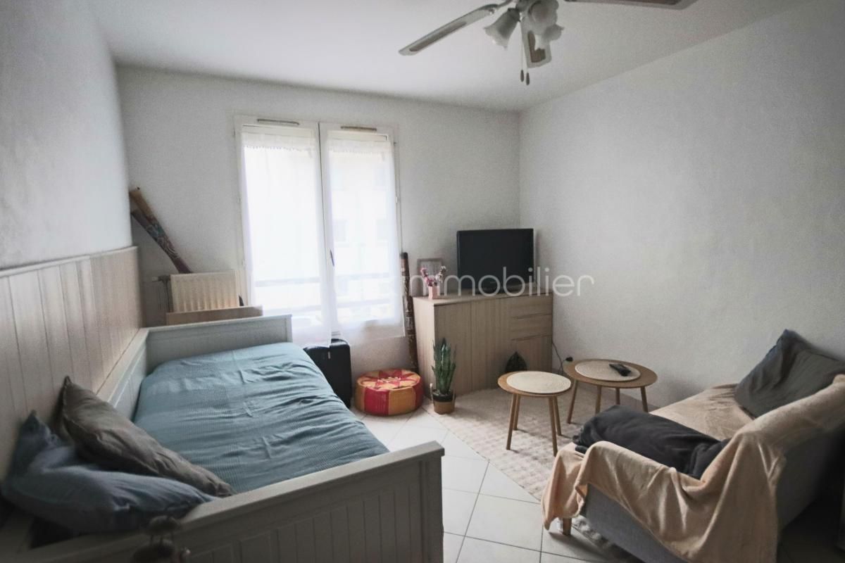 Studio en bon état, idéal premier achat ou investissement locatif!!