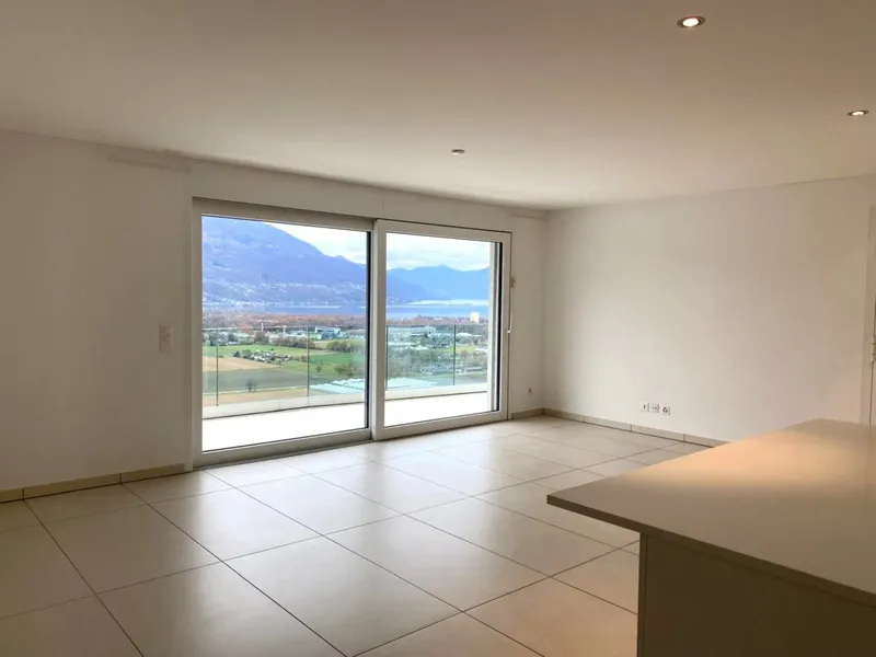 Splendido appartamento di 4.5 locali a Gordola con vista panoramica - Photo 4