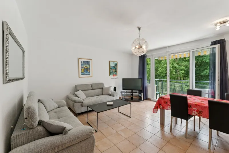 Geräumiges 4-Zimmer-Durchgangsappartement in ruhiger Lage - Photo 3