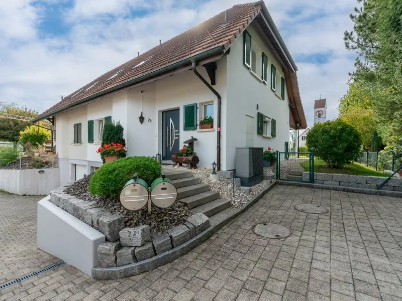 Gepflegtes Zuhause mit Wintergarten, Balkon und Cheminée - Photo 3