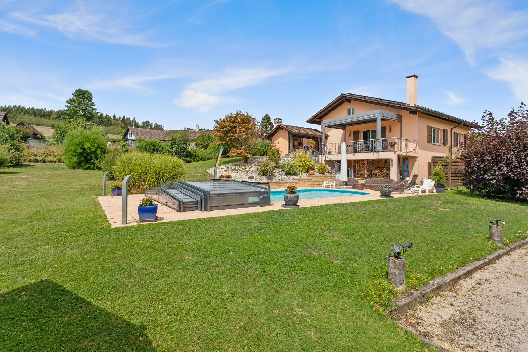 Maison individuelle avec piscine chauffée