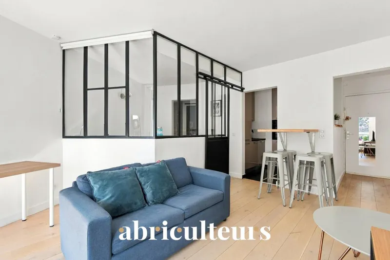 Paris 15e – Studio avec coin nuit et balcon-loggia proche de la tour Eiffel - Photo 2