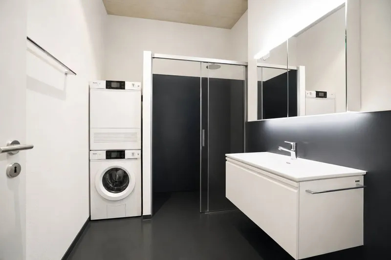 Historisches Bijou mit modernem Ausbaustandard – 2.5-Zimmer-Wohnung mit Balkon - Photo 3