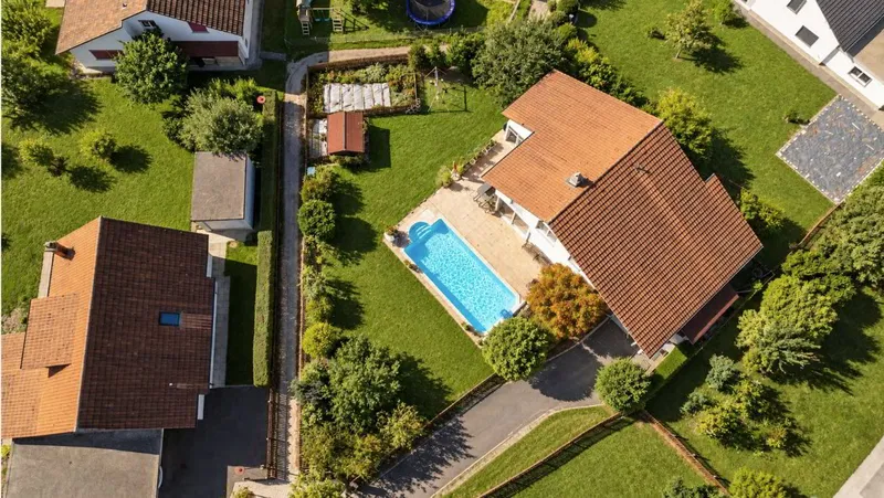 Magnifique maison individuelle de 9 pièces avec piscine à Vicques - Photo 3
