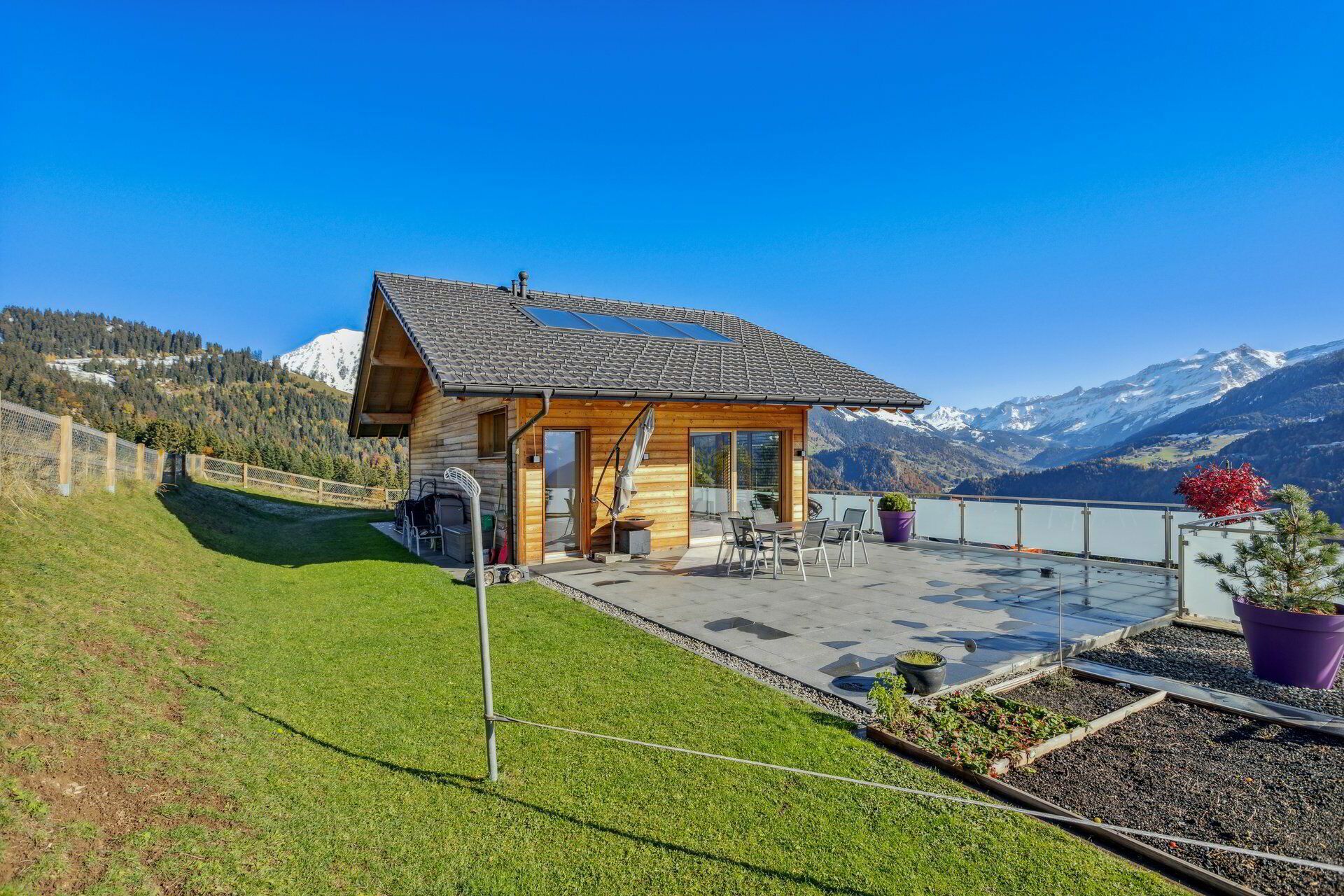 Splendid architect-designed chalet with panoramic views