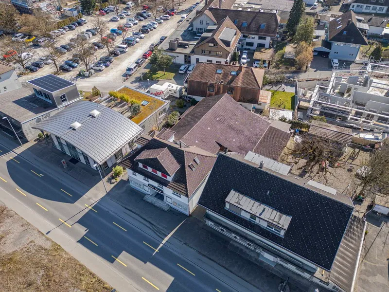 RESIDENTIAL AND COMMERCIAL BUILDING WITH HISTORY – FORMER CINEMA WITH POTENTIAL - Photo 3