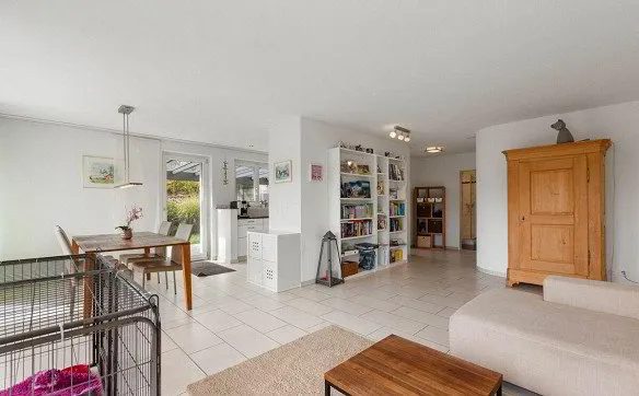 Gepflegtes 5.5-Zimmer-Reiheneckhaus an ruhiger Wohnlage mit idyllis... - Photo 3