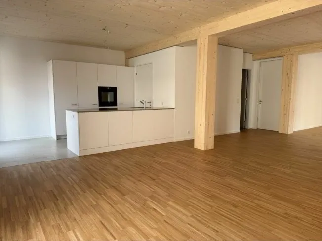 Ihre Chance - Grosszügige 2.5 Zimmerwohnung mit Terrasse - Photo 2