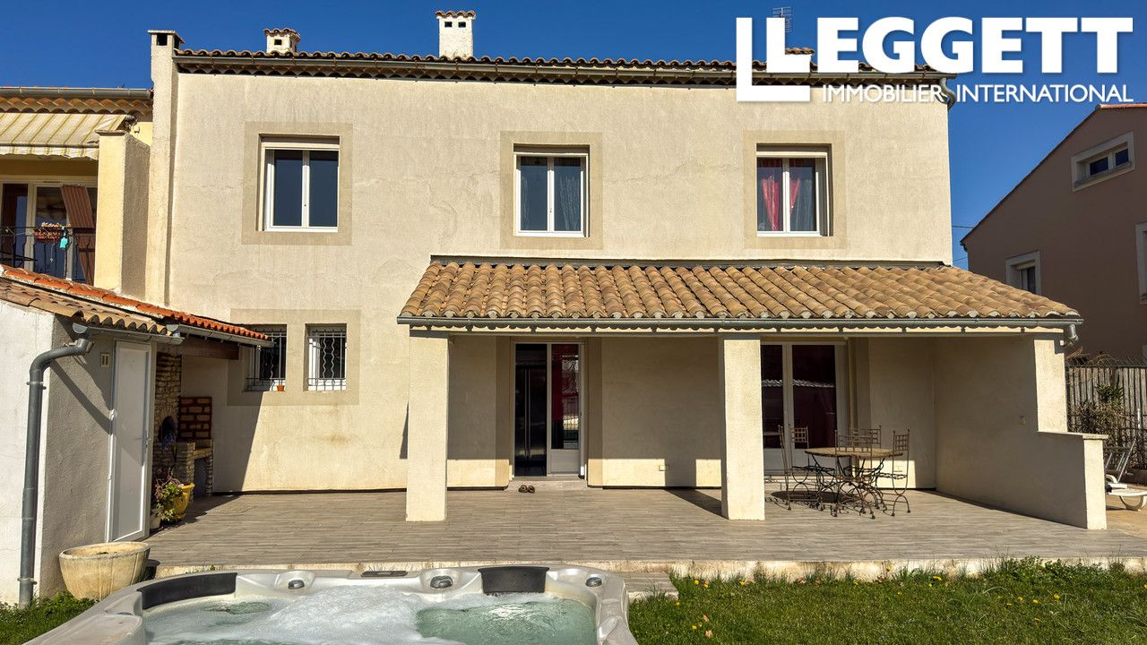 PROVENCE - Maison spacieuse de 5 chambres avec grand séjour, jardin, terrasse, jacuzzi, garage, parking