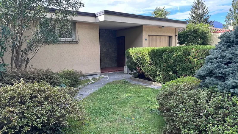 LUGANO - VEZIA - Ampia villa indipendente di 320 mq con bellissimo giardino, zona residenziale - Photo 5