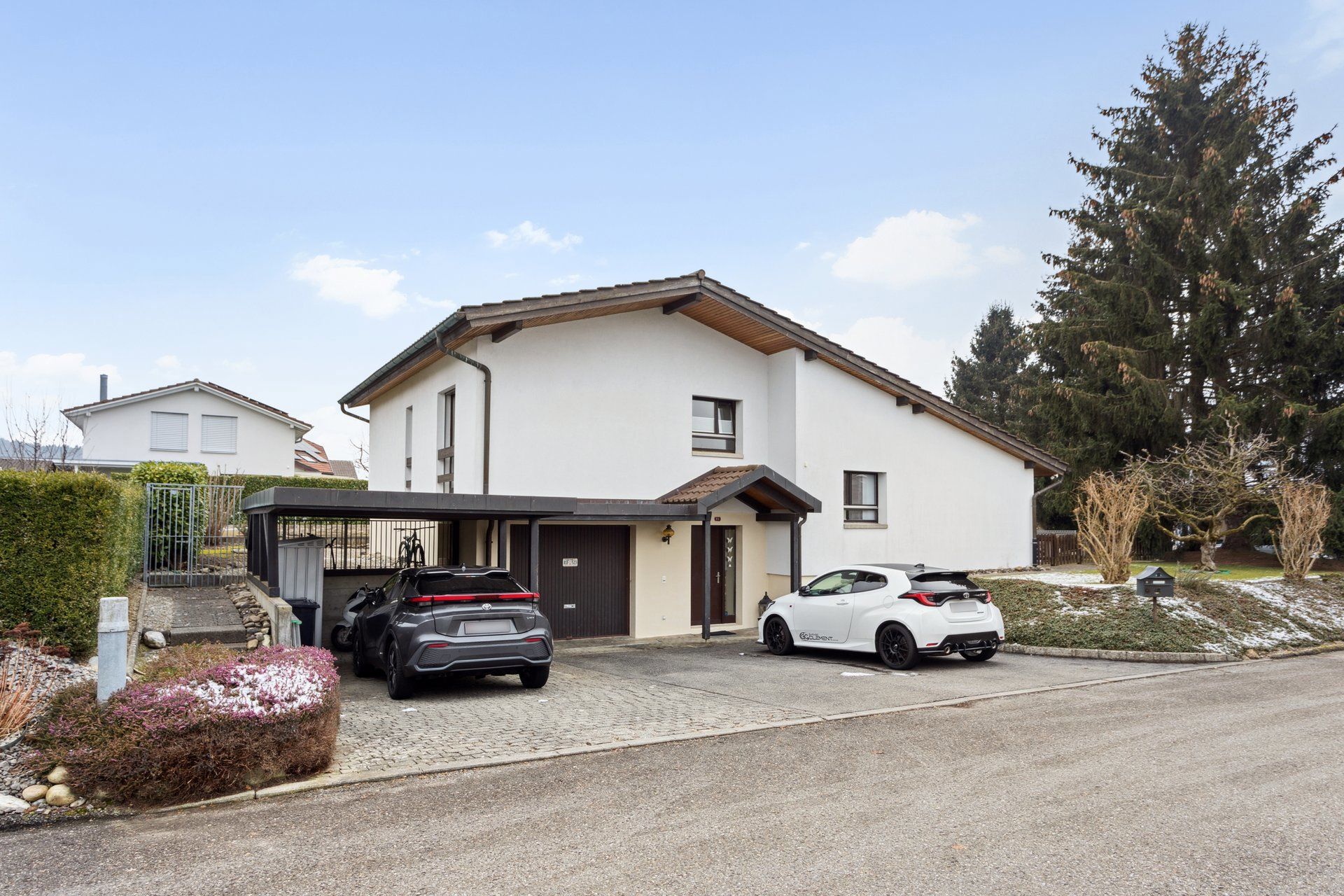 Villa individuelle lumineuse avec garage et piscine