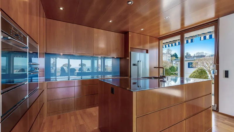 Elegante und grosszügige Attika-Maisonette an privilegierter Lage - Photo 4