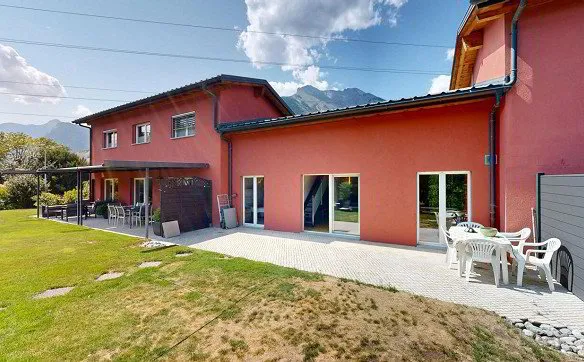 Charmante maison mitoyenne de 4 pièces avec jardin privatif - Photo 2