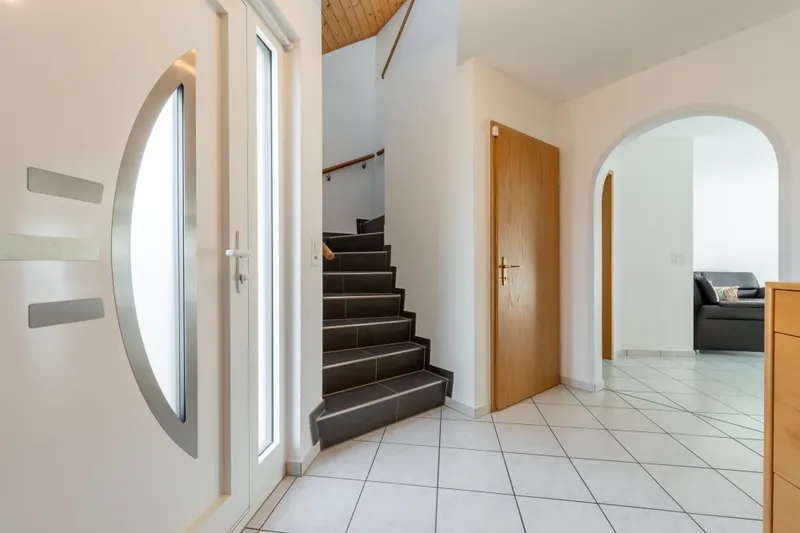 Gepflegtes Zuhause mit Wintergarten, Balkon und Cheminée - Photo 4