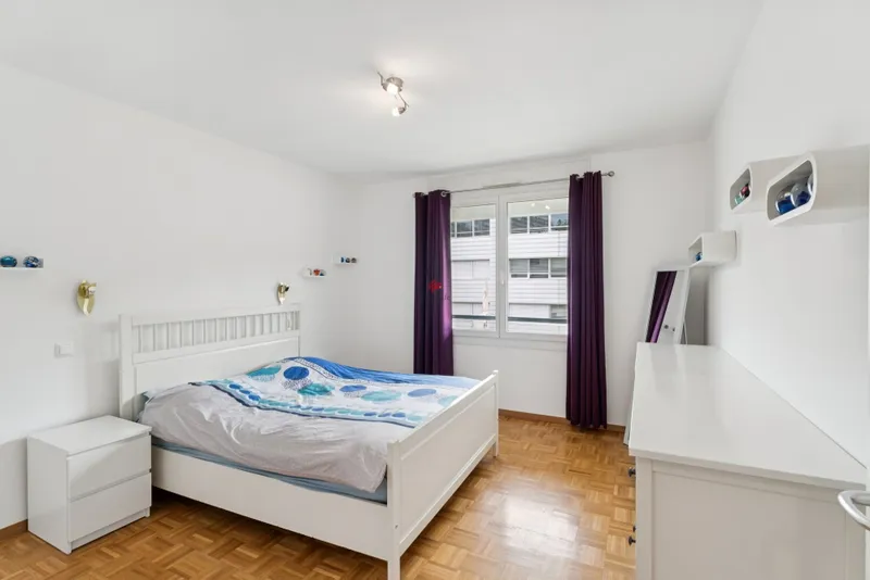 Geräumiges 4-Zimmer-Durchgangsappartement in ruhiger Lage - Photo 5
