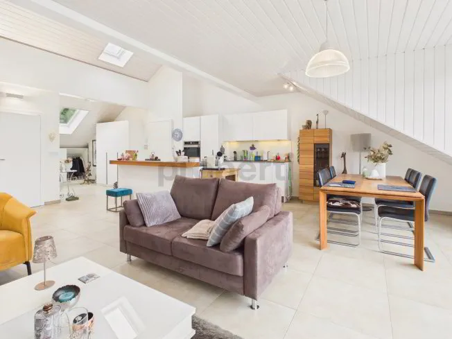 Moderne 3.5-Zimmer-Attikawohnung mit Balkon, Kallnach - Photo 4