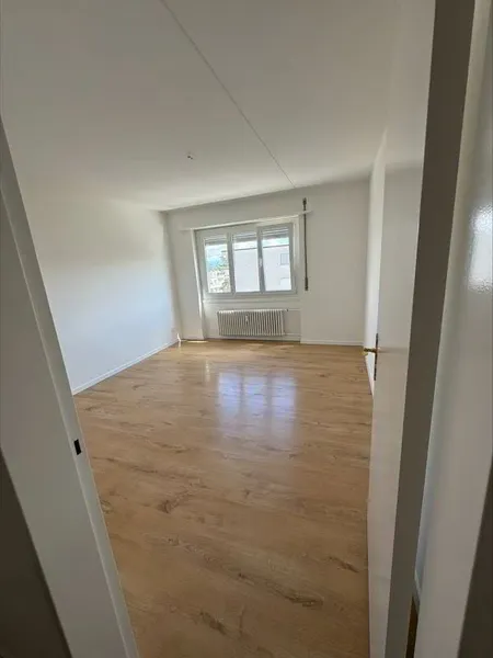 Appartement de 4.5 pièces de 79 m2 au rez supérieur - Photo 2