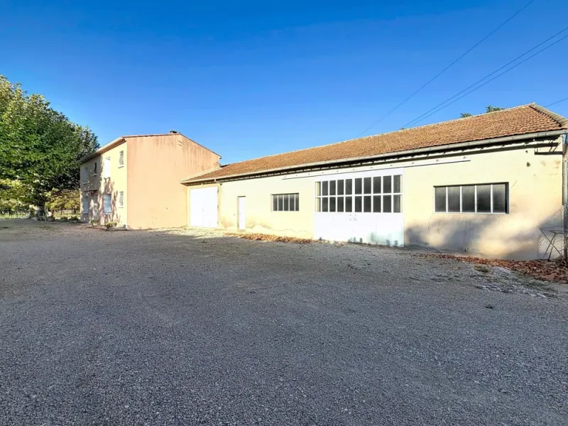 Alleins, maison de campagne 130m² sur 1,7hectares - Photo 2