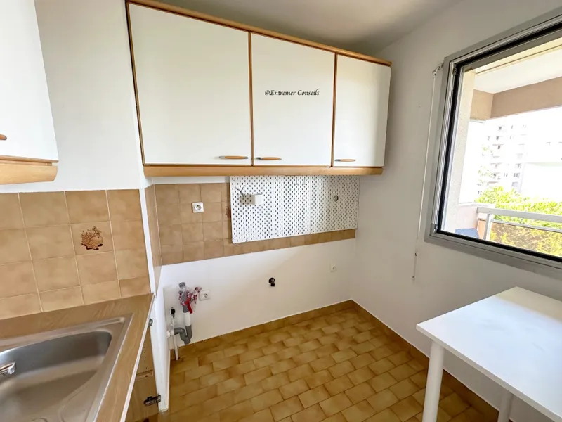 BEAU STUDIO type F1 de 28,44 m2 et sa terrasse de 10 m2 vue mer - Photo 4