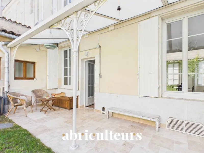 Élégante maison de caractère de 185 m² avec jardin – Cognac Jardin Public (16100) - Photo 4