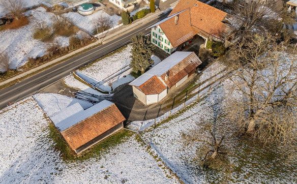 Zu verkaufen! Stolzes Bauernhaus Sucht den Weg in eine neue Zukunft!