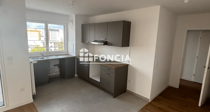 Appartement à louer, 4 pièces, 89 m², Clichy