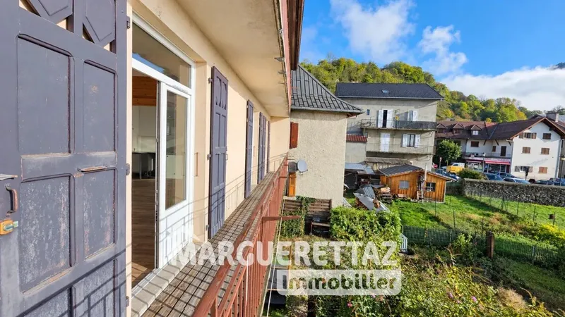 Appartement T5 - 96.9 m² hab avec balcon, jardin et cave - TANINGES - Photo 4