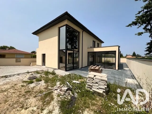 Vente Maison/villa 7 pièces - Photo 2