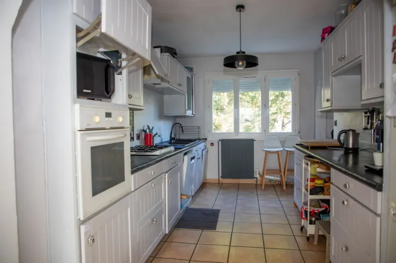 Belle maison 4/5 chambres - Jardin - Garage - Sous-sol total - Photo 5
