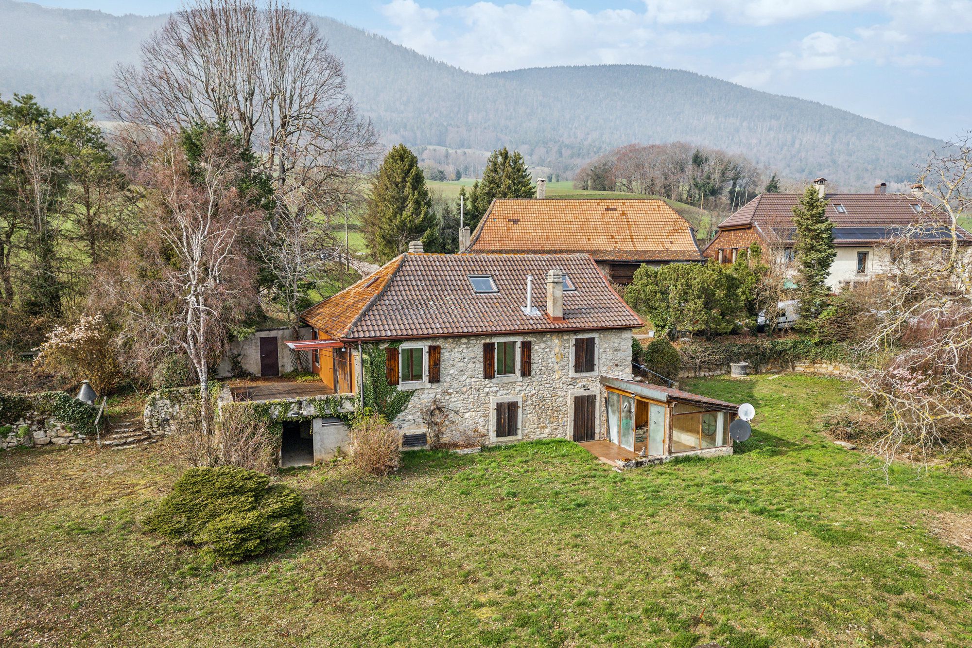 Charmante propriété de caractère avec vue sur le lac !