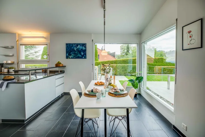 OVERVIEWING GREEN SPACES — ELEGANT 6.5-ROOM SINGLE-FAMILY HOME - Photo 5