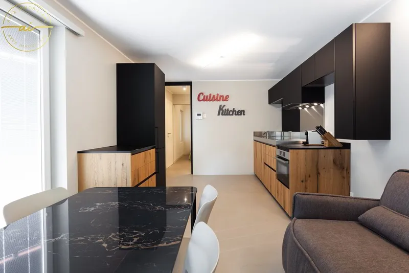 EINZIGARTIG 2.5 ZIMMER WOHNUNG MIT SEEBLICK, GARTEN UND TERRASSE - Photo 5