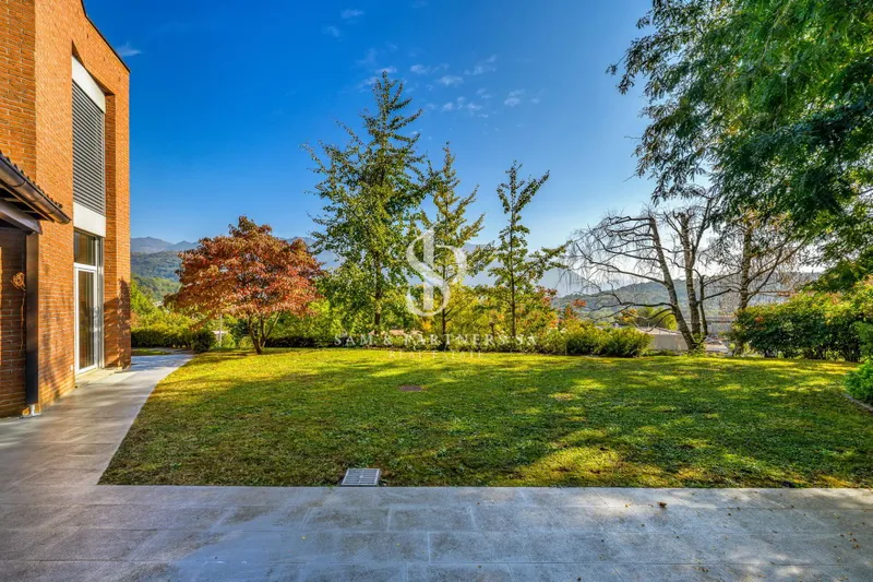 Villa contemporanea con giardino e potenziale di sviluppo copia - Photo 4