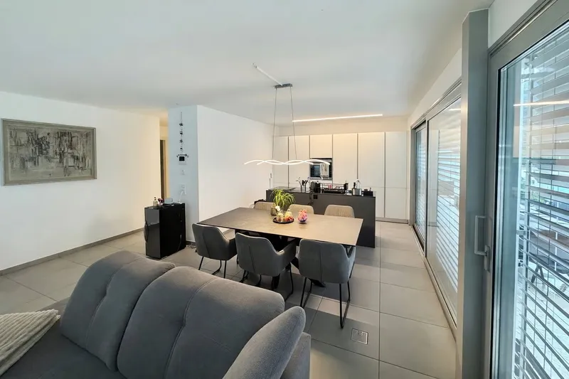 Elegante attico 3,5 con terrazza di 70 m² nel cuore di Bellinzona - Photo 3