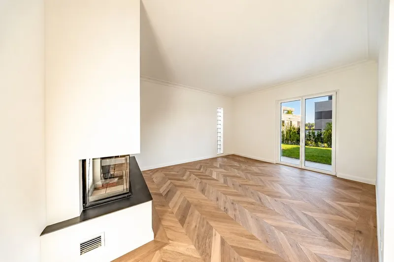 EXKLUSIVES WOHNJUWEL MIT STIL, ELEGANZ UND POOL - Photo 5