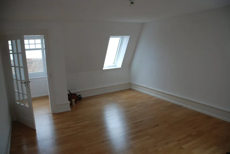 Charmante 3.5-Zimmer-Dachwohnung mit Seeblick in Rorschach - Photo 3