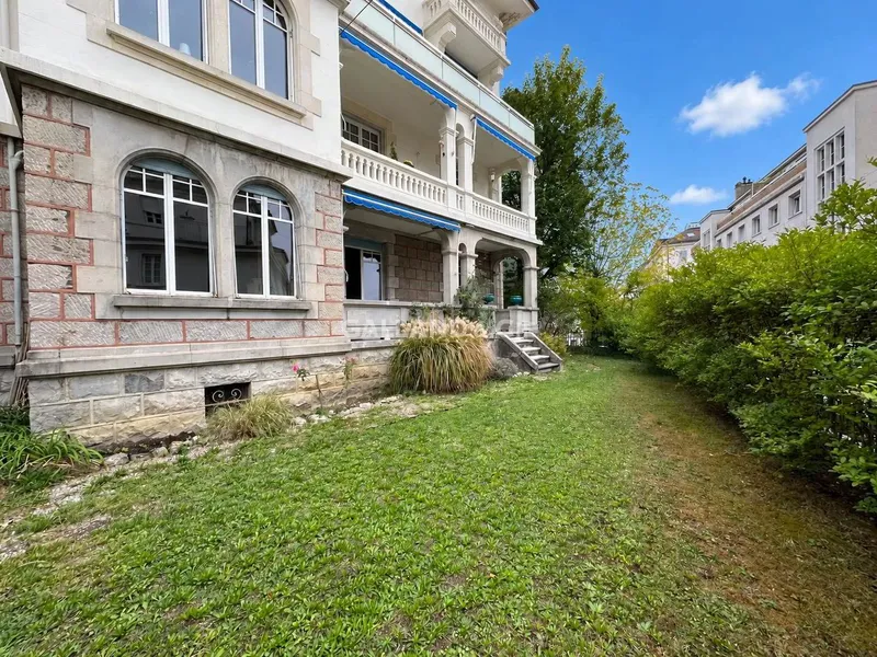 Grand 5.5 pièces, cachet architectural et jardin - Photo 5