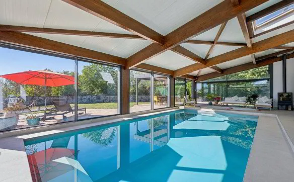 Entre lac et Jura, une villa de prestige pensée pour la famille - Photo 4
