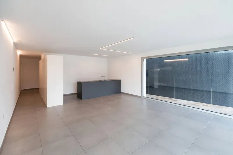 Elegante attico 3,5 con terrazza di 70 m² nel cuore di Bellinzona - Photo 4