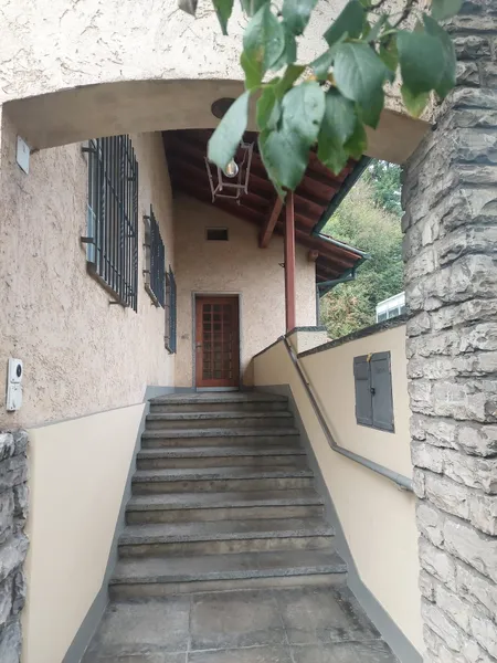 Einfamilienhaus freistehend mit zusätzlichem Umschwung und Garage - Photo 4