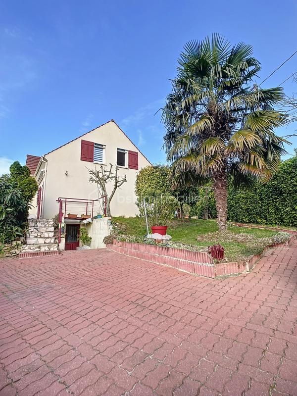 Maison Familiale à Oinville-sur-Montcient – 6 Pièces – 106 m² - Terrain 500m²